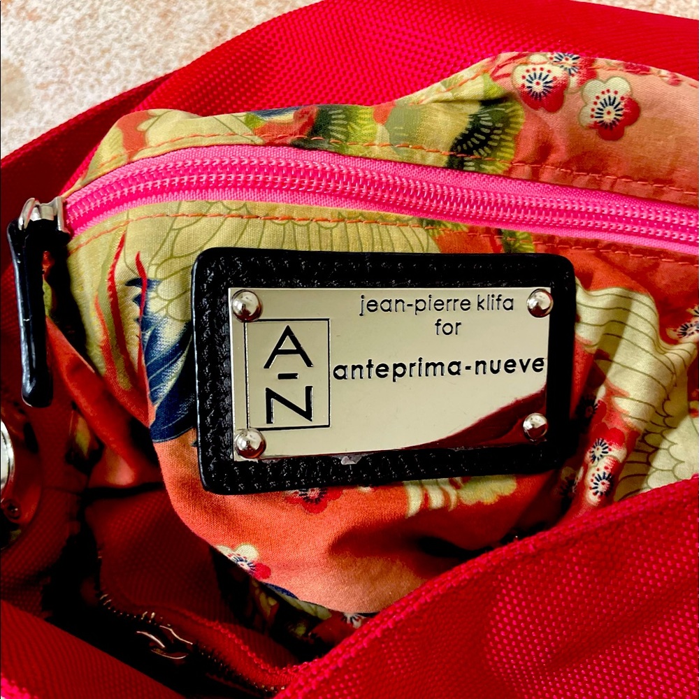 Anteprima-nueve tote